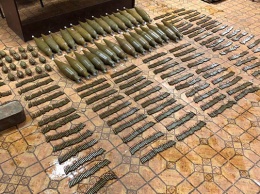 На чердаке дома в Торецке нашли арсенал боеприпасов