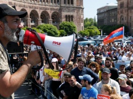 Армения во власти майданщиков: Получилось по Черномырдину