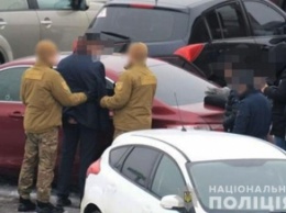Полиция Киева со стрельбой задержала чиновника