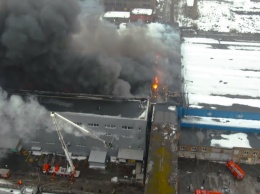 Киев затянуло черным дымом, пылает "Дарынок": "пожарные бессильны", фото