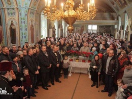 Татарбунарские верующие не хотят переходить в церковь Порошенко и верны Онуфрию