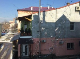 На Прикарпатье неизвестный обстрелял офис радиостанции