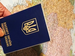 Украинские паспорта массово скупают в Крыму: в чем причина