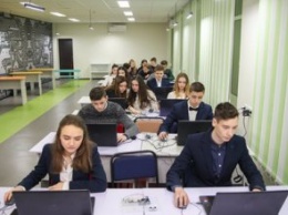 В павлоградской школе робототехники воспитывают юных программистов и изобретателей, - Валентин Резниченко
