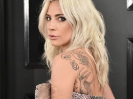 "Слишком много текилы": Леди Гага набила тату с ошибкой