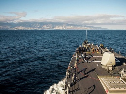 Эсминец США вошел в Черное море для военных маневров