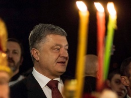 В рамках предвыборной агитации Порошенко раздает госнарграды представителям Церкви