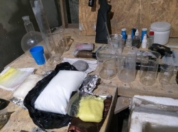Полиция отобрала два кило прекурсоров у хозяина нарколаборатории в Котовске