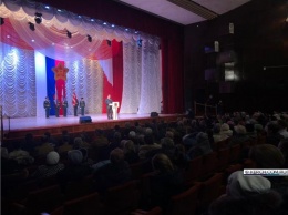 В Керчи проходит торжественное собрание, посвященное Дню защитника Отечества