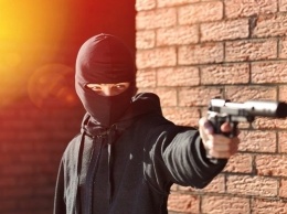 Студент, которого искали всем Запорожьем, пытался с пистолетом ограбить магазин