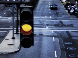 Водителю на заметку: украинская власть вводит новый режим работы дорожных светофоров