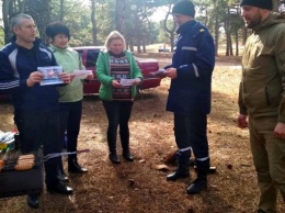 Спасатели напомнили жителям Каховки о правилах пожарной безопасности