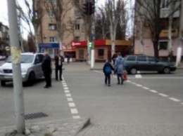 Маневр на желтый закончился столкновением - опубликовано видео ДТП в центре города