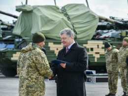 Президент передал ВСУ более 420 единиц вооружения и военной техники