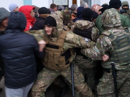 Дело радикала, напавшего на Вилкула в Бердянске, передали в суд - генерал полиции