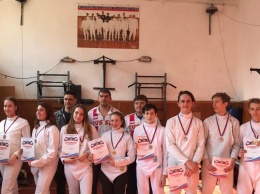 В Симферополе состоялись соревнования по фехтованию на шпагах
