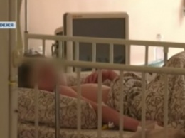 На центральном ТВ рассказали о состоянии девочки, которая едва не погибла от "лечения" родителей (видео)