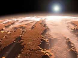 Падение астероидов и водород в атмосфере могли создать благоприятные условия для жизни на Марсе