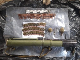 В одном из сел Запорожской области нашли тайник с арсеналом боевого оружия