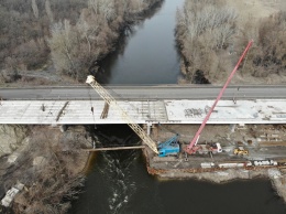 Строительство моста через Псел показали с высоты птичьего полета (фото)