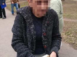 На Днепропетровщине 3 женщины воспользовались добротой старушки и украли у нее деньги