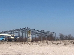 Власти Крыма заявили о приостановке строительства креветочной фермы под Саками