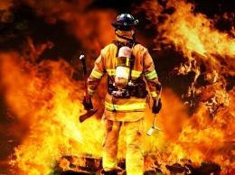 В Черкассах в многоэтажке вспыхнул пожар: спасатели вытащили из огня пенсионерку