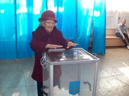 Эта 94-летняя женщина из Херсона впервые была на выборах в 1937-м