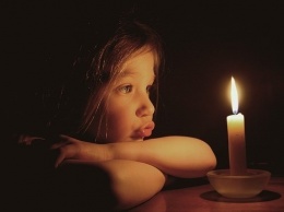 Свеча горела на столе: кому в городе завтра отключат свет