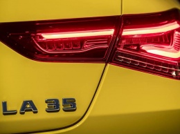 Mercedes показал кусочек нового "заряженного" купе AMG CLA 35