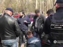 Задержание прокурора в Белгороде-Днестровском: помогал выйти из СИЗО и хранил в огороде целый арсенал