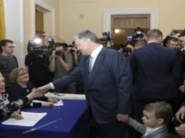 Точки фальсификаций. На Донбассе и Галичине обнаружены аномалии при подсчете голосов в пользу Порошенко