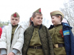 ''Проклятый мордор использует детей'': сеть возмутило ''победобесие'' в Крыму