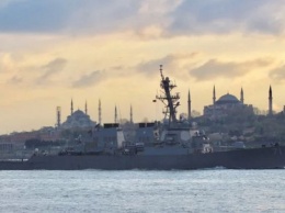 В Черное море вошел ракетный эсминец США - названа причина