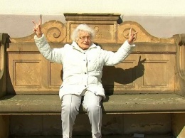 В Германии 100-летняя учительница физкультуры решила стать политиком