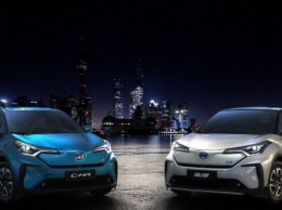 Toyota привезла в Шанхай сразу две электрические версии модели C-HR