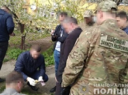 На Львовщине два чиновника сдавали землю в аренду за взятки