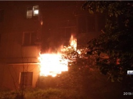 Ночью в керченском общежитии бушевал пожар