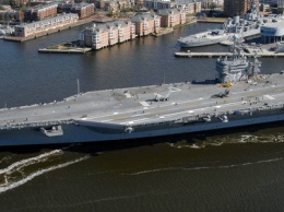 ВМС США будут сажать истребители на корабли с помощью автоматической системы