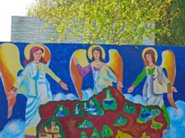 Ограду храма в Павлограде превратили в произведение искусства (ФОТО)