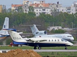 Небесный "Феррари" над городом: Одессу посетил редкий самолет, построенный отпрыском известного автоконструктора