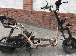 На Днепропетровщине мужчина похитил скутер, покатался на нем и сжег