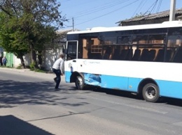 На «заколдованном» перекрестке в Симферополе авто въехало в автобус с пассажирами