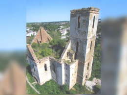 Успейте посетить: замки и церкви, которые теряет Украина