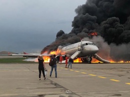 В Шереметьево после посадки сгорел Superjet 100 "Аэрофлота"
