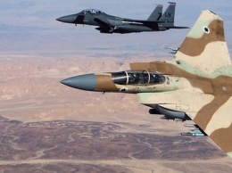 ВВС Израиля нанесли авиаудар в ответ на кибератаку ХАМАСа: видео