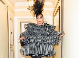 Пышное платье и высокая платформа: Леди Гага посетила ужин перед Met Gala