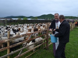 На Закарпатье торжественно провожали пастухов на полонину