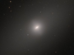 "Хаббл" получил снимок "стареющей" галактики