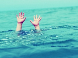 Считанных секунд хватило, чтобы ребенок погиб: 6-летний мальчик утонул в бассейне на Одесщине